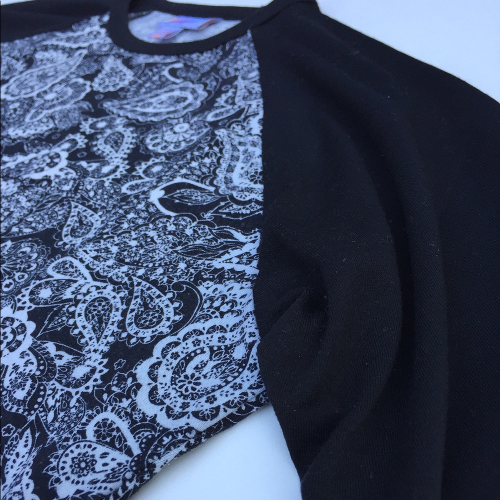 Lularoe Randy Paisley Print Baseball Tee - Picture 4 of 8